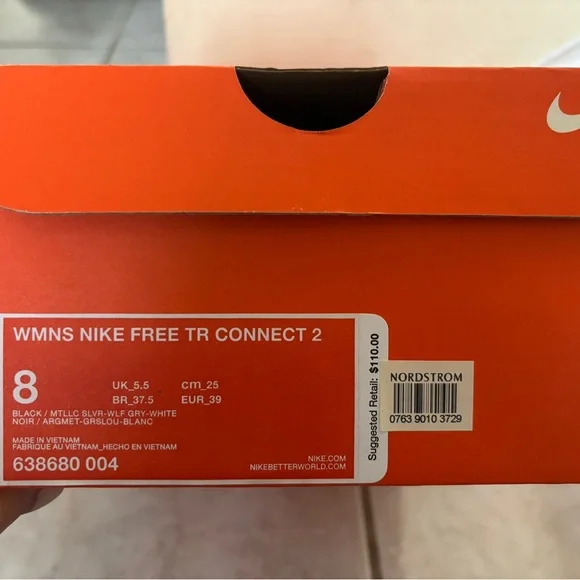 Nike Free TR Connect 2 in Black and Silver - Picture 4 of 4
